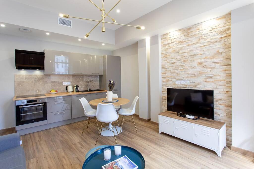 L19 1Bdr Massena Central 2Mins Sea/Promenadeac/Balcony นีซ ภายนอก รูปภาพ